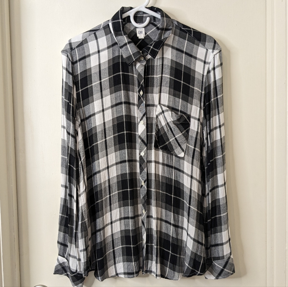 Gap Classic Black and White Drapey Plaid Button Down Shirt in XL